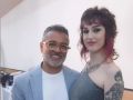 Carlos Bardullas con una de las modelos