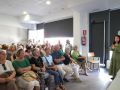 Mucho interés en la charla sobre la prevención del cáncer de piel en Carballo Charla en el mercado de la campaña contra el cáncer de piel