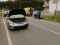 El coche implicado quedó parado en su carril y la moto se salió por el margen contrario y acabó fuera de la calzada