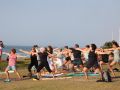 Clases de yoga en la playa de Razo