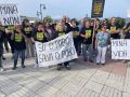 La plataforma contraria a la mina de Coéns en la manifestación en Laxe