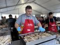 La preparación del longueiron a la planta en las jornadas de Laxe