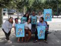 El MercaEdillo se celebrará el fin de semana del 11 al 13 de septiembre con descuentos que alcanzarán el 80 por ciento Asistentes al acto de presentación de la feria posando en la Praza do Concello de Carballo