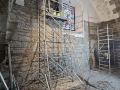 Obras de restauración en el interior del Santuario da Barca de Muxía