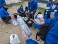 Jornada de limpieza de Afundación en la playas de Razo y Baldaio