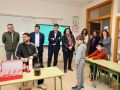 El conselleiro de Educación en el colegio de Laxe