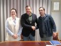 Formoso (c.) y Romar tras la firma del acuerdo para el proyecto 'As Cabeceiras do Xallas' de Santa Comba