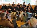 Representantes de la plataforma Stop Biogás A Laracha, reunidos con el alcalde de Carballo y el concejal de Obras