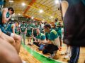 Héctor Méndez, entrenador del Xiria, dando indicaciones a sus jugadores