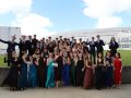 Este viernes los alumnos de 2º de Bachillerato del IES Agra de Leborís de A Laracha celebraron su acto de graduación luciendo sus mejores galas