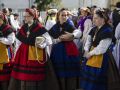 A Laracha celebrou o Día das Letras Galegas cunha exhibición de música e baile tradicional