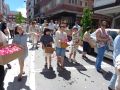 Los vimianceses celebraron este domingo las fiestas del Corpus, con una misa cantada por la coral da Costa da Morte y procesión acompañada por la banda de música de Ponteceso. La elaboración de las alfombras florales contó con la colaboración de Cáritas, los niños del catecismo vecinos del municipio