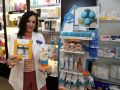 Blanca González, en la farmacia que lleva su nombre en la calle Orillamar