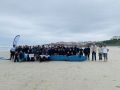 Participantes en el proyecto de surf en la playa de Caión