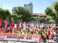 Alrededor de un millar de personas participaron en la protesta que culminó en la Praza do Concello