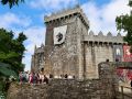 Izado del pendón en el castillo