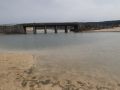 El Concello de Carballo vigilará que haya una solución definitiva para la laguna de Baldaio El agua y el olor del agua de la laguna ha espantado a los bañistas