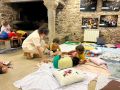 Eloína Ingerto durante su visita al campamento de verano que tiene lugar en la Fundación Pondal