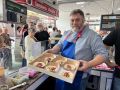 El pescado de la lonja de Laxe conquista paladares en Noia La cita fue un éxito