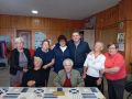 El alcalde de Ponteceso con las personas mayores