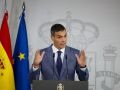 MADRID, 06/10/2026.- El presidente del Gobierno, Pedro Sánchez, comparece en rueda de prensa tras la reunión del Consejo de Ministros, este martes en el Palacio de la Moncloa. EFE/ Javier Lizon