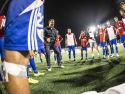 El entrenador del Bergan, Simón Lamas, dirigiéndose a la plantilla en el encuentro contra el Estradense