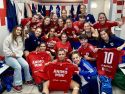Las carballesas celebrando su triunfo ante el Lóstrego