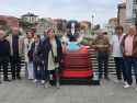 La representación del GDR Costa da Morte posando en tierras asturianas