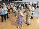 Domingos de baile en el mercado de Carballo
