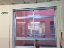 El mal estado de las ventanas además de provocar filtraciones da lugar a la formación de moho