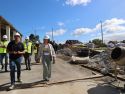 Luisa Piñeiro recorriendo las instalaciones para comprobar el alcance de las obras