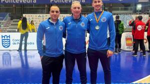 Rubén Gómez (i.) y Alejandro Felpeto con su medalla en la cita de Pontevedra
