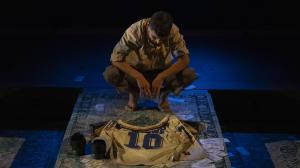 Escena de '14.4' obra que iba a presentarse en el FIOT