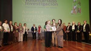 Representantes de la junta local de A Laracha en la gala contra el cáncer