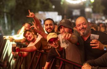 La Festa da Carballeira de Zas vivió una intensa primera noche de folk y música electrónica