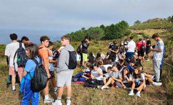 Alumnos participantes en la caminata