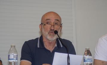 José Marcote durante el pleno de la moción de censura en Fisterra