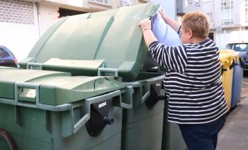 El 57% de los carballeses todavía usa el colector verde para tirar los residuos orgánicos