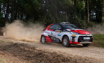El Toyota de Daniel Remuiñán en una de las pruebas del campeonato