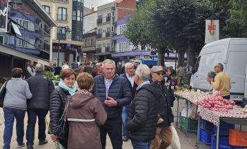 La feria de Carballo, muy concurrida este jueves
