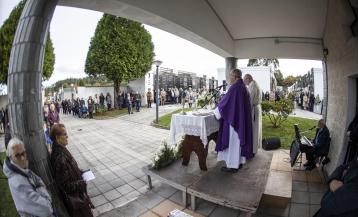 Misa en el cementerio de Carballo este domingo