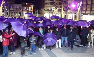 Concentración celebrada el año pasado en Carballo conta la violencia de género