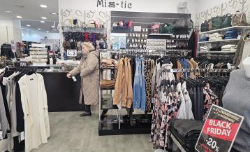 Una tienda carballesa, con rebajas por el Black Friday