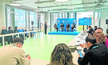 Representantes do sector alimentario asisten a unha das mesas redondas do programa Proalis-Carbon