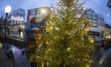 Encendido del árbol de Navidad en Buño