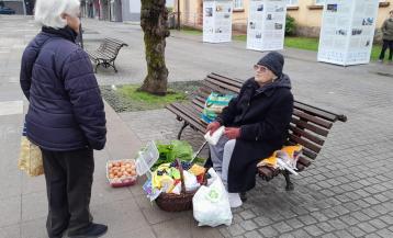 Uno de los puestos en el mercado de Carballo