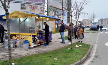 Colas en una de las churrerías este jueves en Carballo