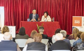Presentación literaria en el centro sociocultural de Zas