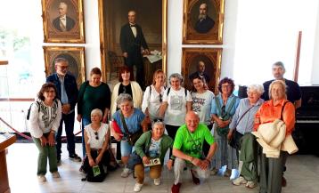 La agrupación teatral Silvardeiras de Allariz en el museo