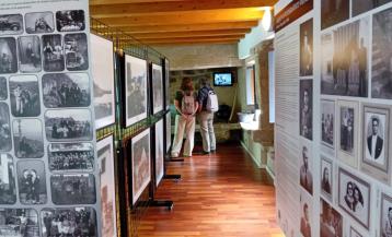 Visitantes en el Museo do Mar de Laxe